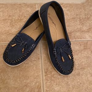 Navy blue women shoes